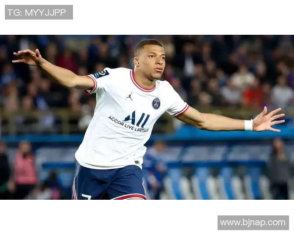 泰国足球明星人物全景介绍与成就分析